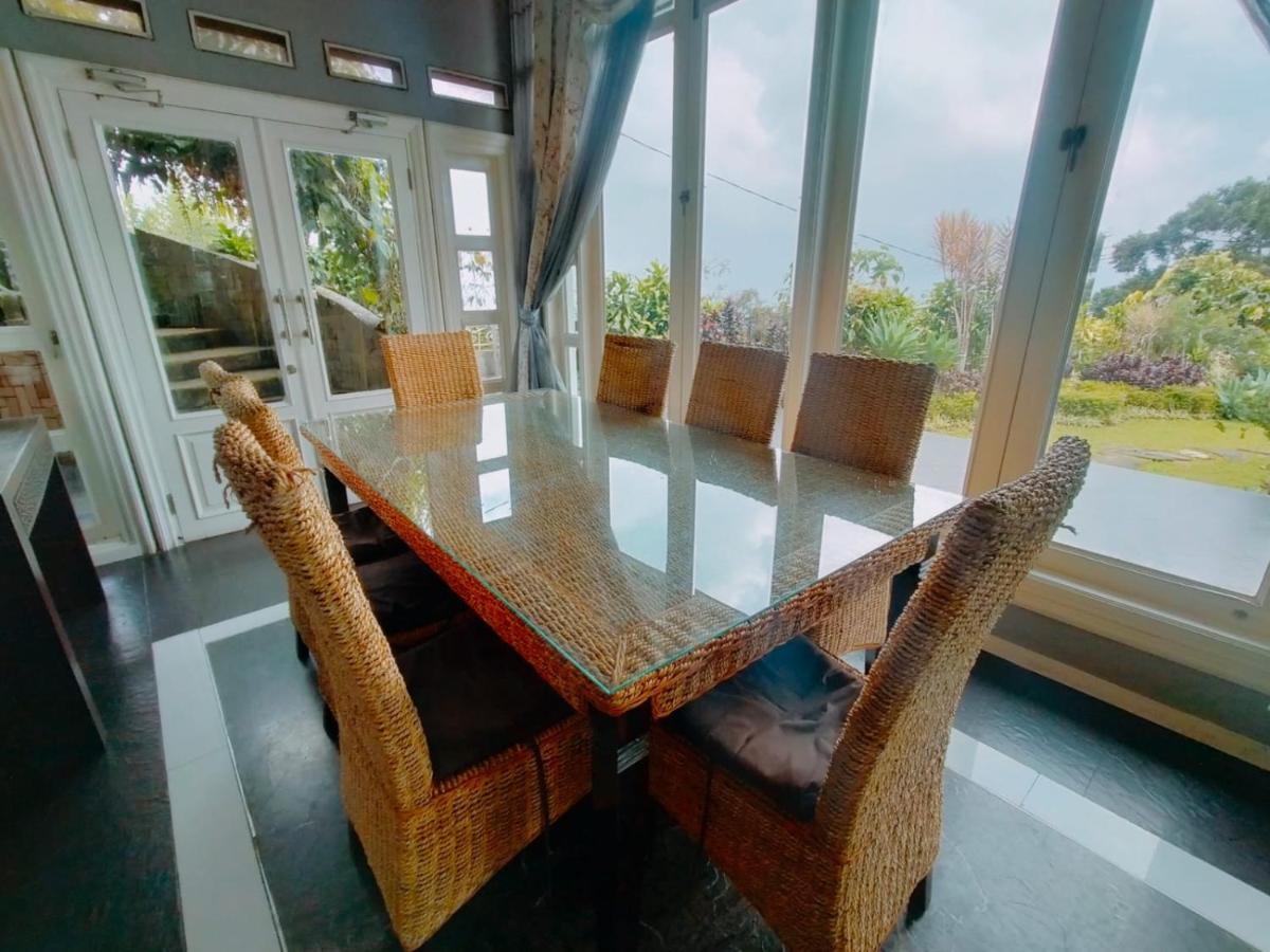 Villa Santika Puncak Pass Cimacan Bagian luar foto