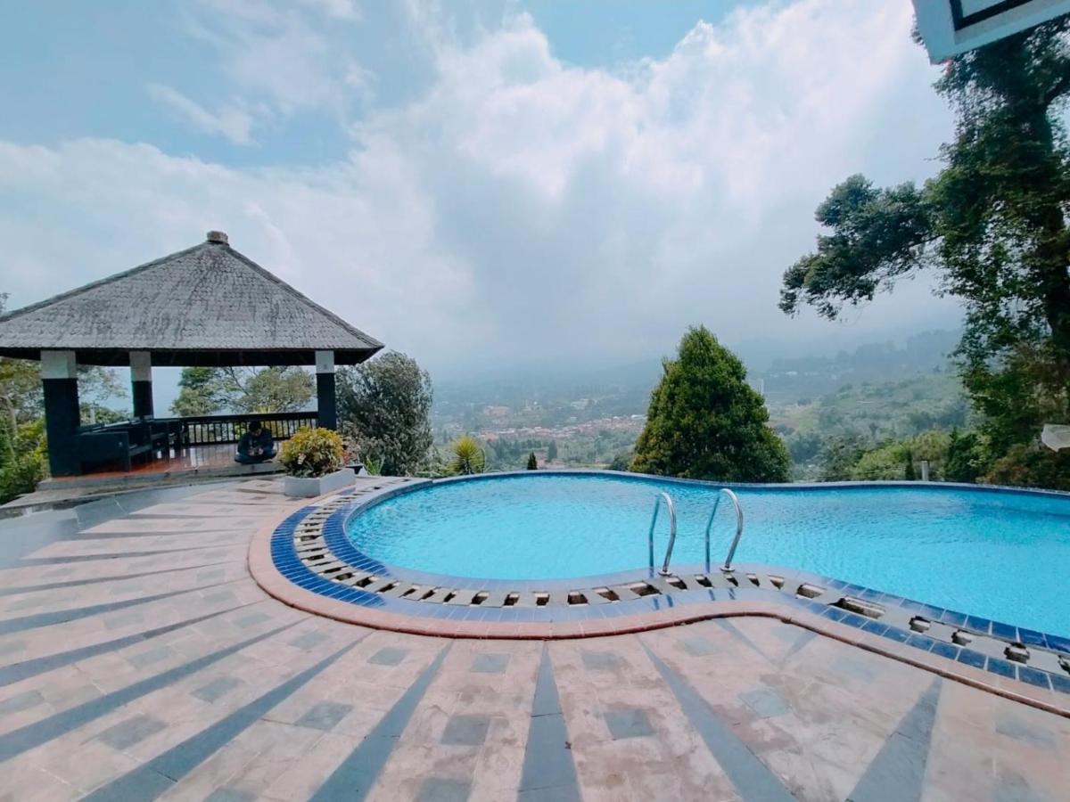 Villa Santika Puncak Pass Cimacan Bagian luar foto