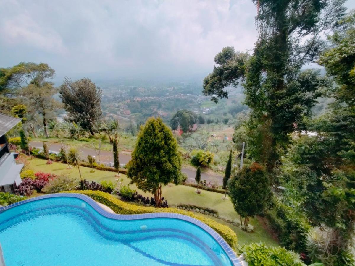 Villa Santika Puncak Pass Cimacan Bagian luar foto